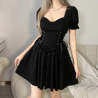 Short-sleeve Sweetheart Neck Mini A-line Dress