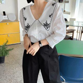 Chelsea-collar Flower-embroidered Blouse