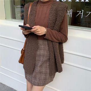 Long-sleeve Plain T-shirt / Shearling Vest / High-waist Plaid Skirt