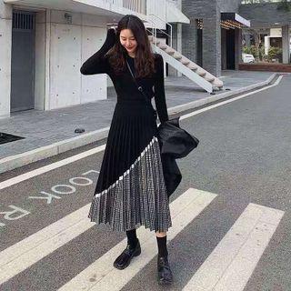 Long-sleeve Houndstooth Panel Pleated Knit Midi A-line Dress Black - One Size