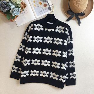 Round Neck Floral Sweater White Flowers - Black - One Size