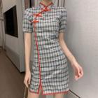Short-sleeve Contrast Trim Plaid Qipao Dress