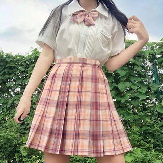 Shirt / Plaid Pleated Skirt / Bot Tie / Set
