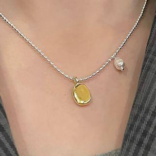 Faux Pearl Hoop Earring / Clip-on Earring 1 Pair - 2471a - Necklace - Faux Pearl - Gold - One Size