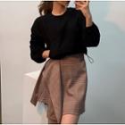 Drawstring Pullover / Plaid A-line Skirt
