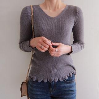 V-neck Scallop-hem Rib-knit Top