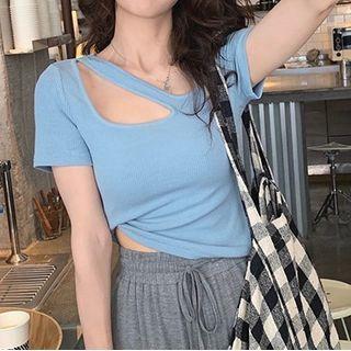 Short-sleeve Irregular Knit Top