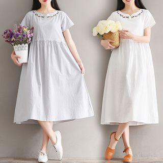 Embroidered Short-sleeve Midi Skirt