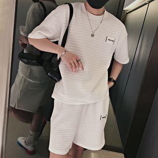Set: Short-sleeve Embossed T-shirt + Shorts