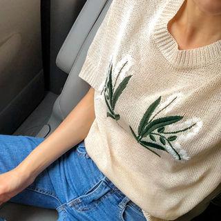 Short-sleeve Foliage Embroidered Sweater