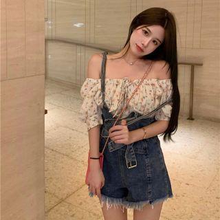 Short-sleeve Floral Print Off-shoulder Blouse / Denim Jumper Shorts