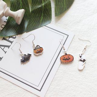 Non-matching Halloween Accent Drop Earring