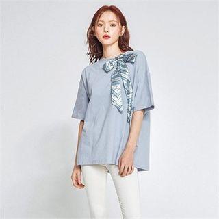 Elbow-sleeve T-shirt With Scarf