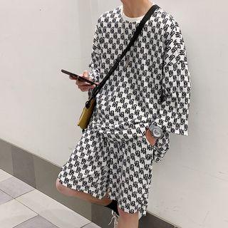 Set: 3/4-sleeve Pattern T-shirt + Shorts