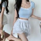 Short-sleeve Square-neck T-shirt / Tiered A-line Skirt