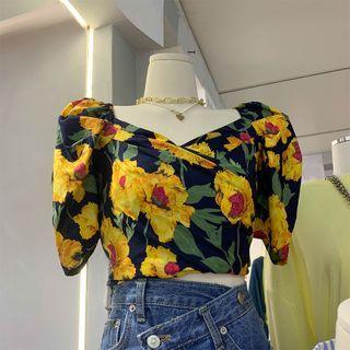 Short-sleeve V-neck Floral Print Crop Top