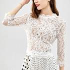 3/4-sleeve Lace Crop Top