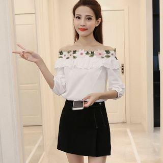 Off-shoulder Flower Trim Top