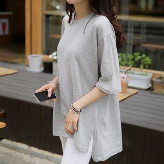 Round-neck Boxy-fit Cotton T-shirt