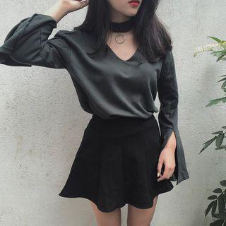 Long-slit-sleeve Choker T-shirt
