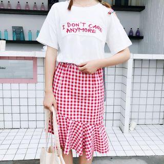 Set: Cutout Shoulder Lettering Short-sleeve T-shirt + Gingham Midi Skirt