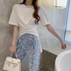 Elbow-sleeve T-shirt / Print Pants
