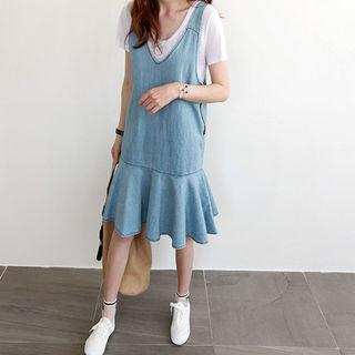 V-neck Sleeveless Ruffle-hem Chambray Dress
