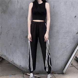 Cropped Tank Top / Striped Sweatpants