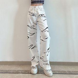 Fluffy Distressed Straight-cut Jeans