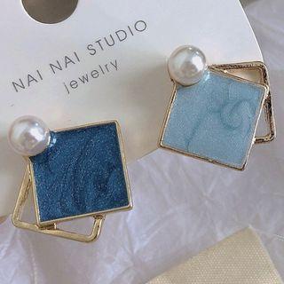 Faux Pearl Geometric Ear Stud