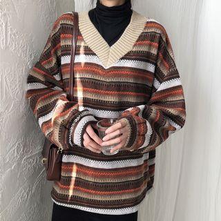 V-neck Striped Pullover / Straight-fit Skirt