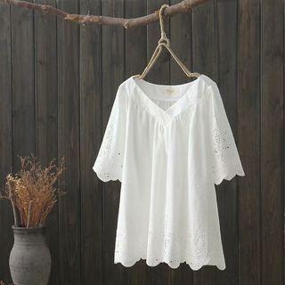 V-neck Eyelet Lace Short-sleeve T-shirt