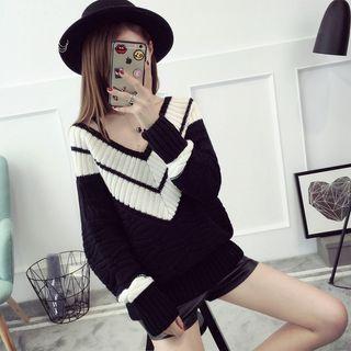 Two-tone V-neck Knit Tunic