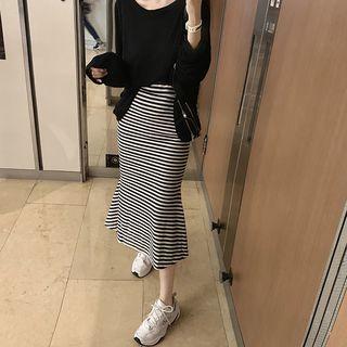 Long-sleeve Plain T-shirt / Striped Mermaid Skirt