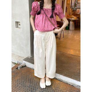 Short-sleeve Floral Top / Plain Cropped Pants