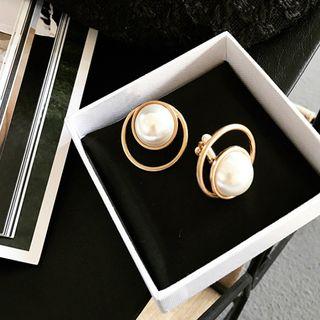 Faux Pearl Clip-on Earring