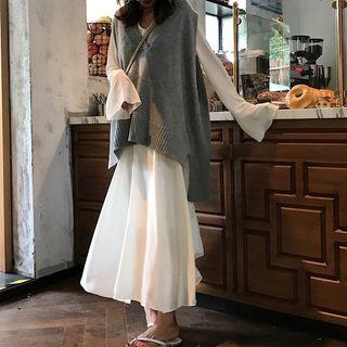 V-neck Long-sleeve Midi Dress / V-neck Knit Vest