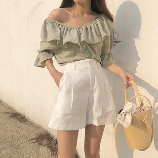 Short-sleeve V-neck Ruffle Blouse / High-waist Shorts