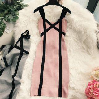 Sleeveless Two-tone Slim-fit Knit Dress