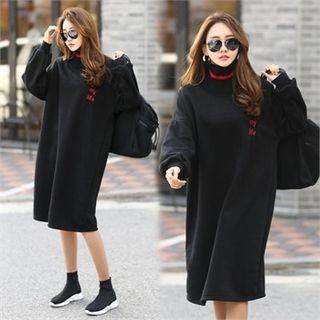 Turtle-neck Letter Embroidered Pullover Black - One Size