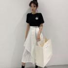 Short-sleeve Print T-shirt / Asymmetric A-line Midi Skirt