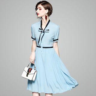 Short-sleeve Contrast-trim Tie-neck A-line Dress