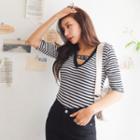 Plus Size Letter Band Slim-fit V-neck Top