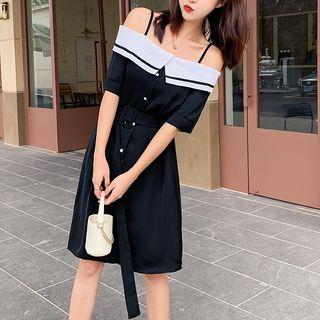 Short-sleeve Cold Shoulder Buttoned Dress