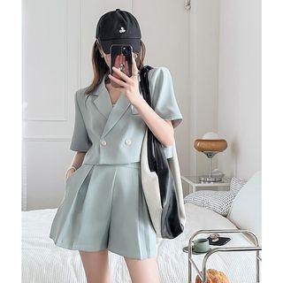 Short-sleeve Cropped Blazer / High-waist Dress Shorts