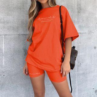 Lettering Short-sleeve T-shirt / Band-waist Skinny Shorts / Set
