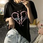 Short-sleeve Heart Print Lettering T-shirt Black - One Size