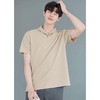 Collared V-neck T-shirt