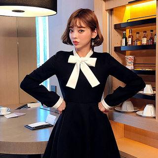 Contrast Tie-neck Flare Dress