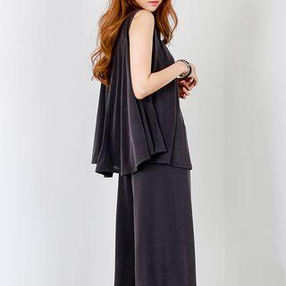 Set: Sleeveless Flared Top + Wide-leg Pants